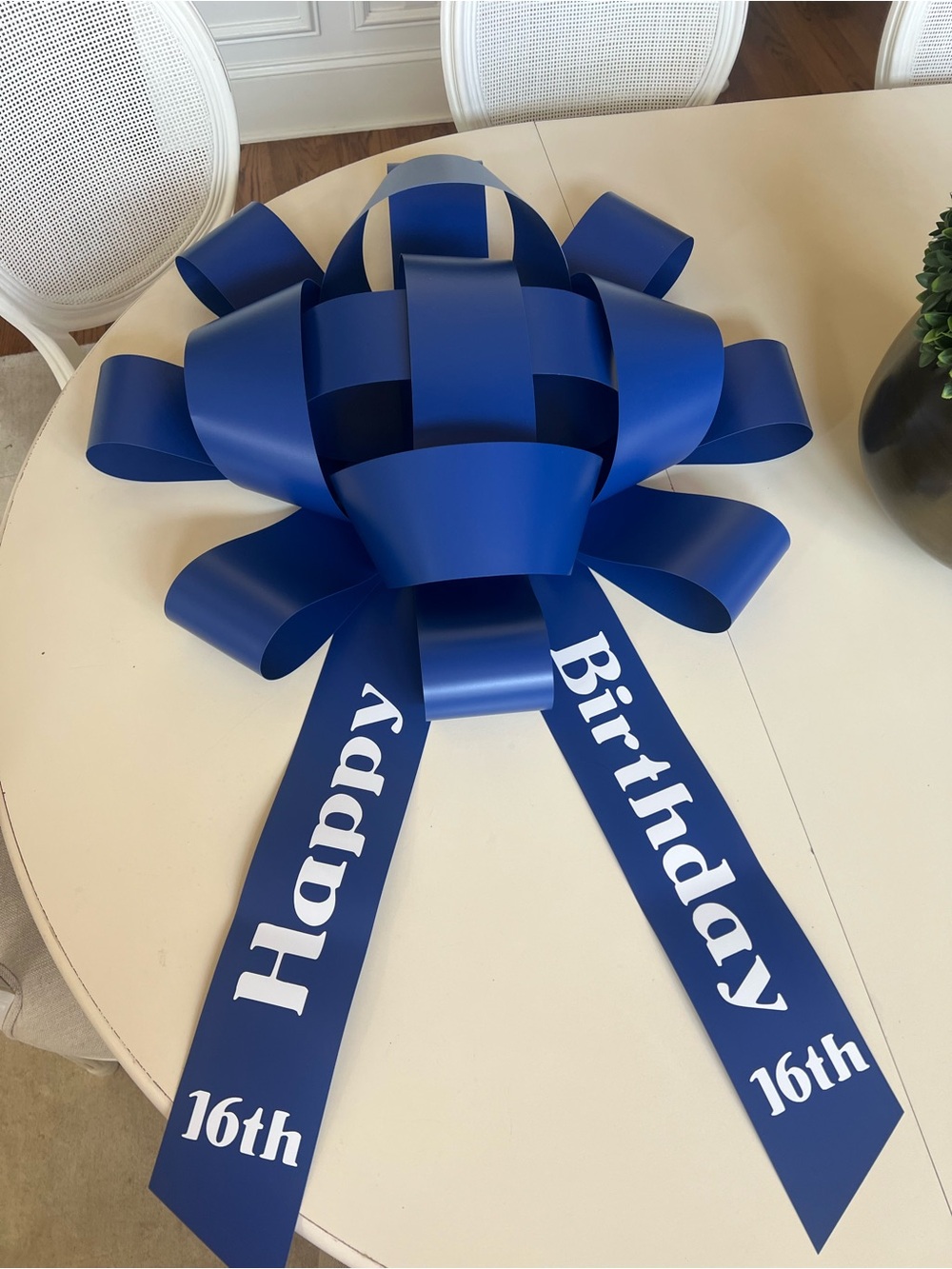 Blue "Happy Birthday 16th" Decorative Gift Bow car reveal